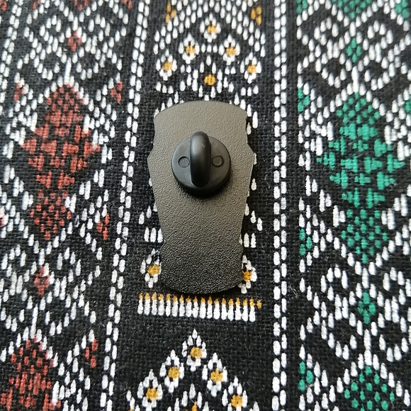 📍2/20$ Forever Ever Enamel Pin NWOT - Picture 4 of 6